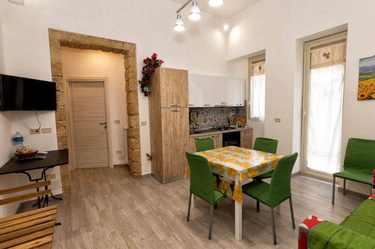 Garden House: Apartments And Rooms For Holidays Palermo Exterior foto